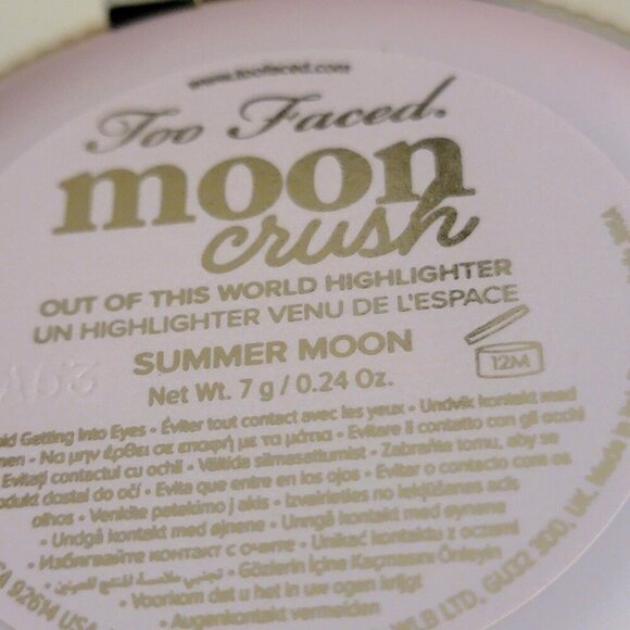 TOO FACED Moon Crush Out Of This World Highlighter Shade Summer Moon - Picture 10 of 16